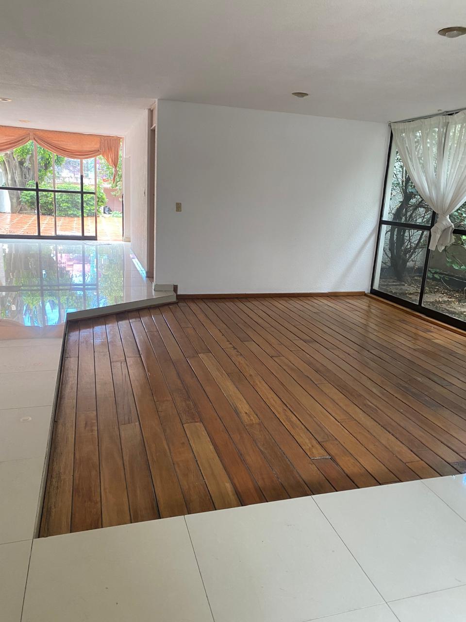 CASA EN VENTA EN AV. CAMELINAS, MORELIA