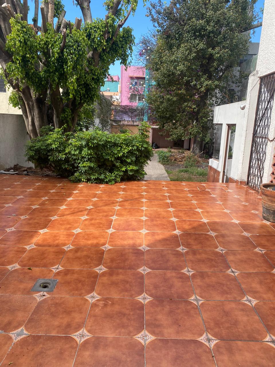 CASA EN VENTA EN AV. CAMELINAS, MORELIA