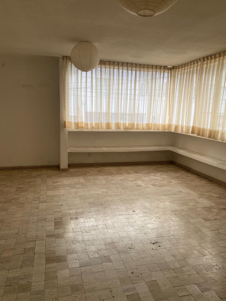 CASA EN VENTA EN AV. CAMELINAS, MORELIA