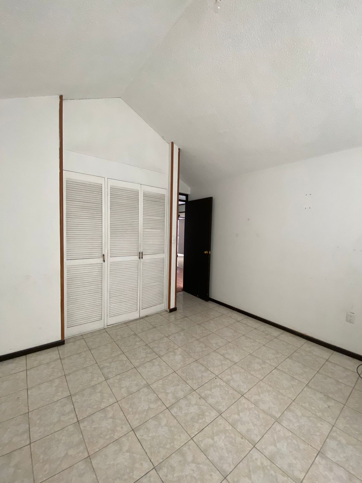 CASA EN VENTA EN FELIX IRETA, MORELIA
