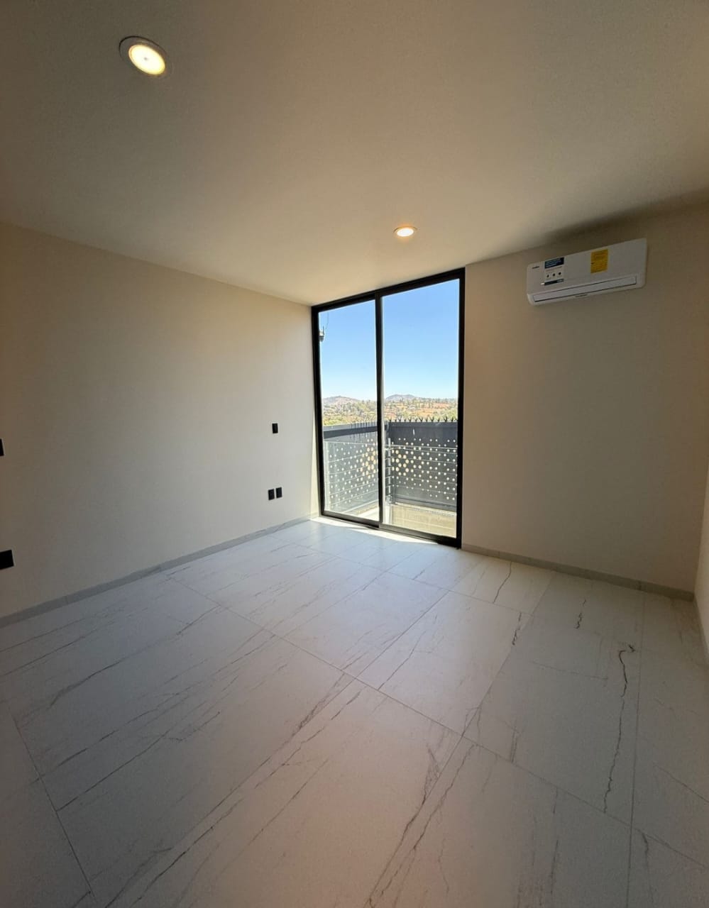 CASA EN VENTA EN VISTAS ALTOZANO, MORELIA