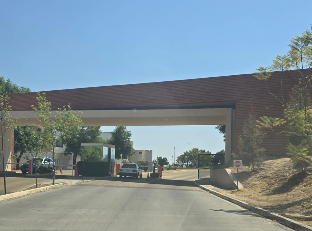 TERRENO EN VENTA EN PASEO DEL PARQUE TRES MARIAS, MORELIA