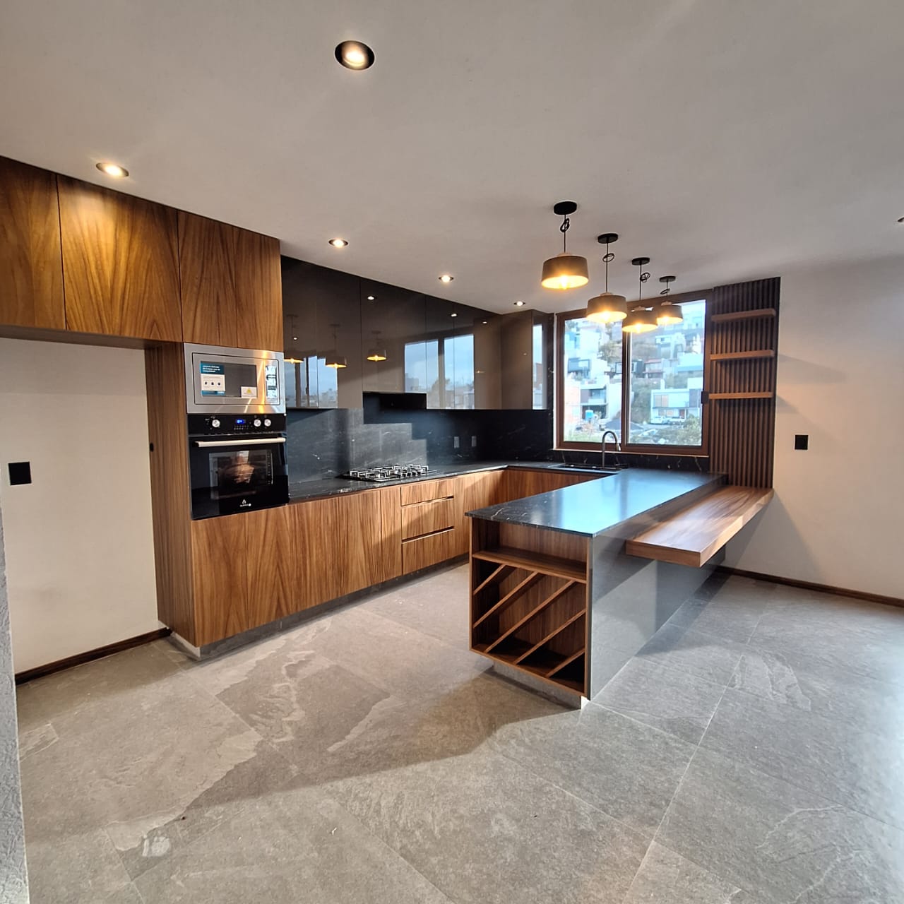 CASA EN VENTA EN PASEO DE LOS GANSOS, VISTAS ALTOZANO, MORELIA