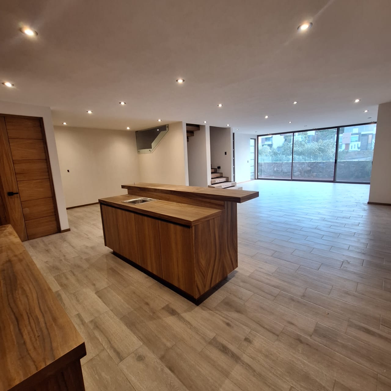 CASA EN VENTA EN PASEO DE LOS GANSOS, VISTAS ALTOZANO, MORELIA