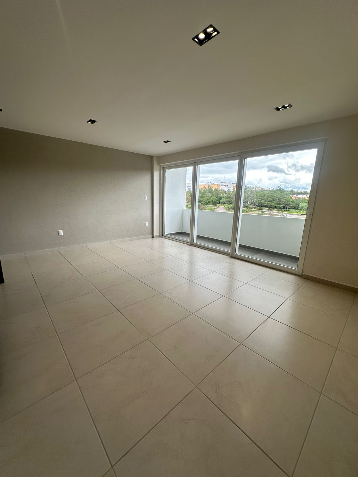 DEPARTAMENTO EN RENTA EN TORRE NATURA ALTOZANO, MORELIA