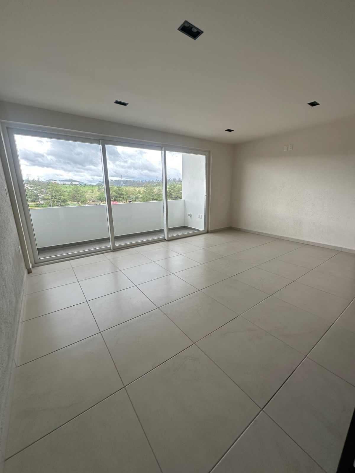DEPARTAMENTO EN RENTA EN TORRE NATURA ALTOZANO, MORELIA