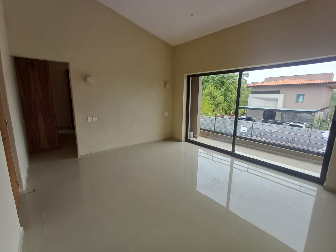 CASA EN RENTA EN CLUB Y DENTRO DEL CAMPO DE GOLF ALTOZANO, MORELIA