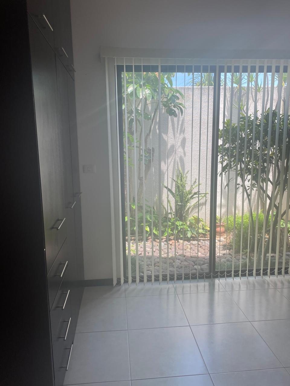 CASA DE UNA PLANTA EN VENTA EN PASEO DEL PARQUE TRES MARIAS, MORELIA