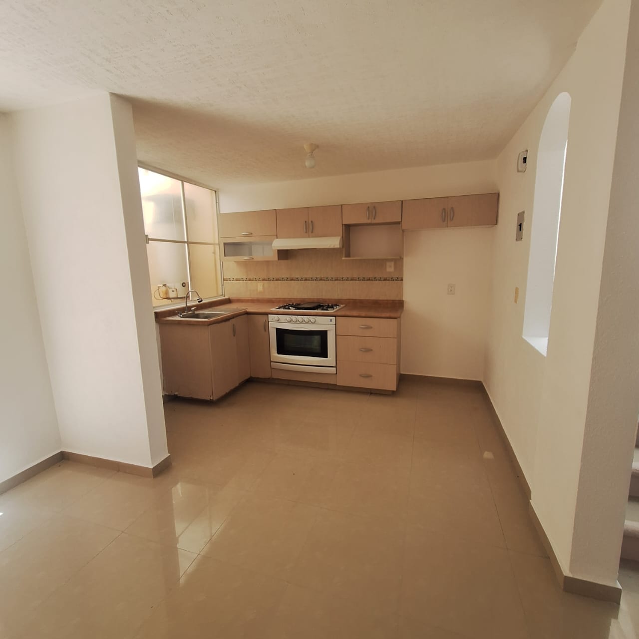 CASA EN VENTA EN MISION DE SAN DIEGO, MORELIA