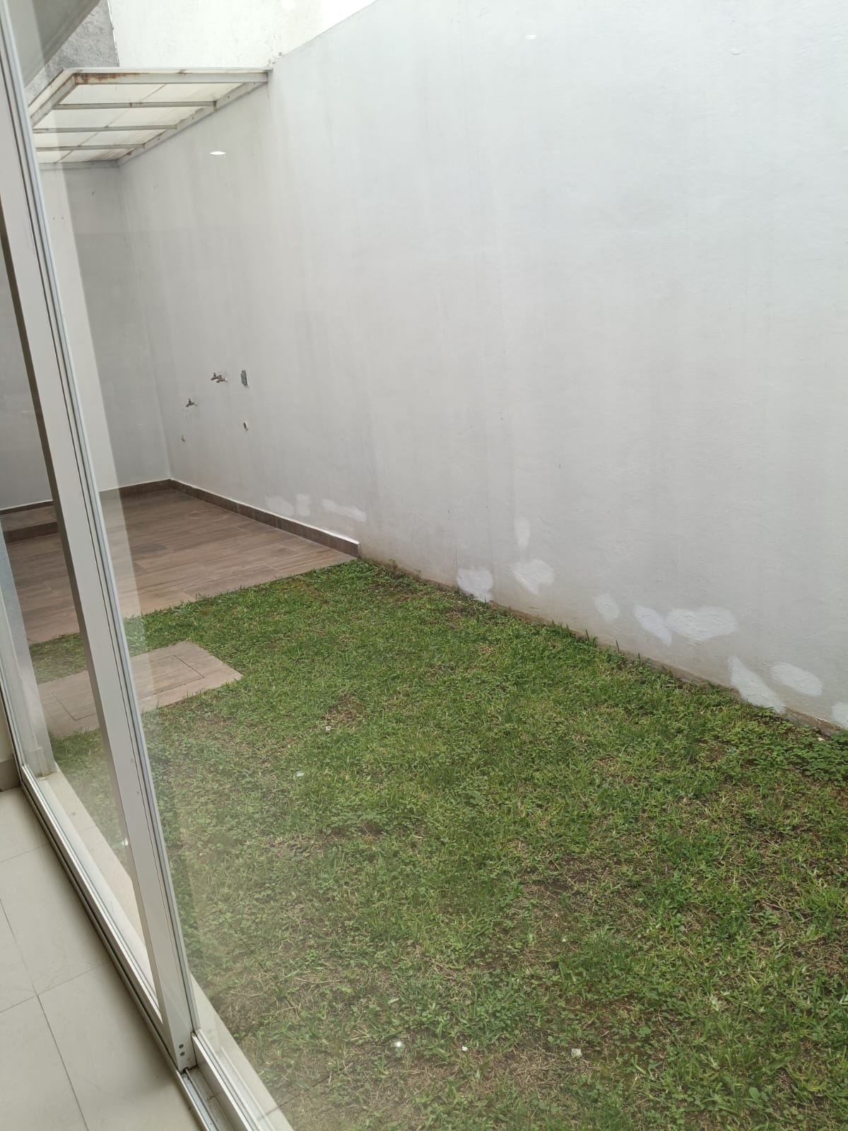 CASA EN VENTA/RENTA EN RINCON DE LA MONTAÑA, MORELIA
