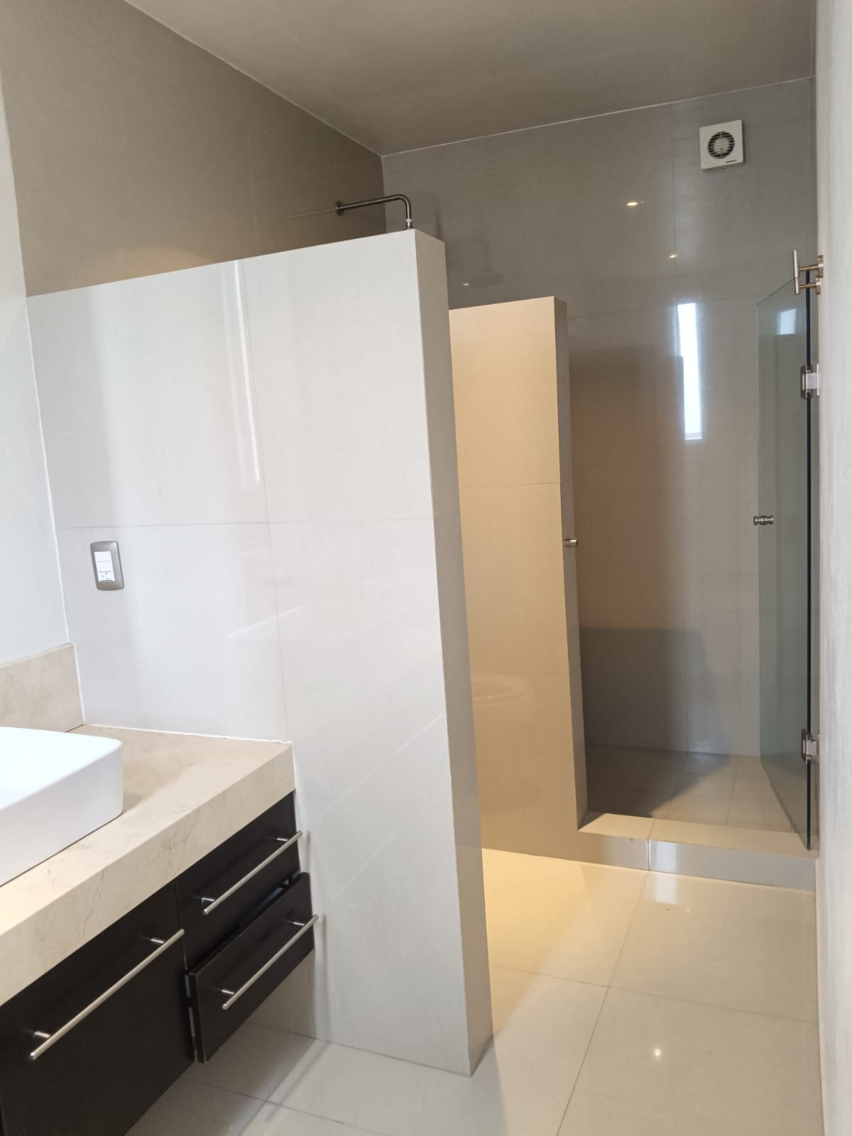 CASA EN VENTA/RENTA EN RINCON DE LA MONTAÑA, MORELIA