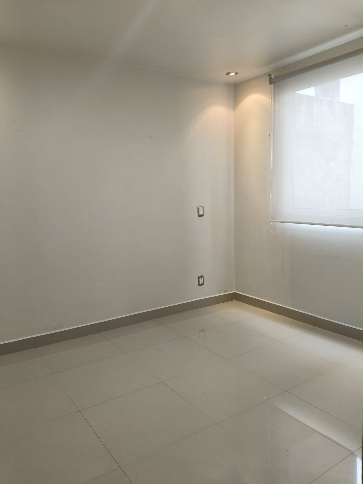 CASA EN VENTA/RENTA EN RINCON DE LA MONTAÑA, MORELIA