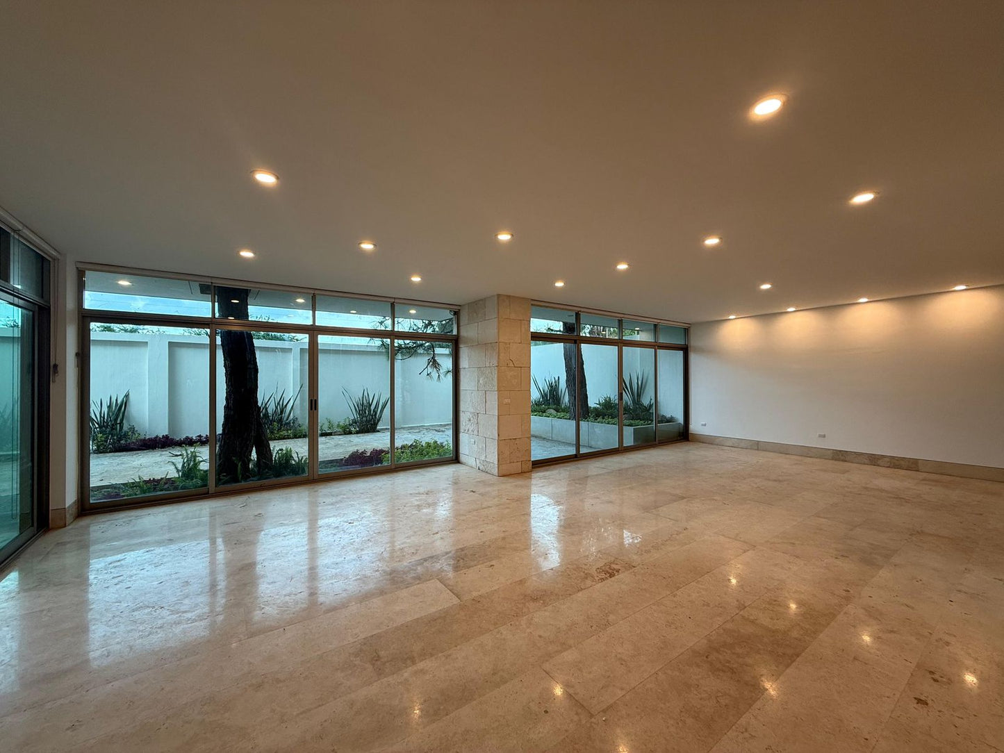 CASA EN RENTA EN CLUB Y DENTRO DEL CAMPO DE GOLF ALTOZANO, MORELIA