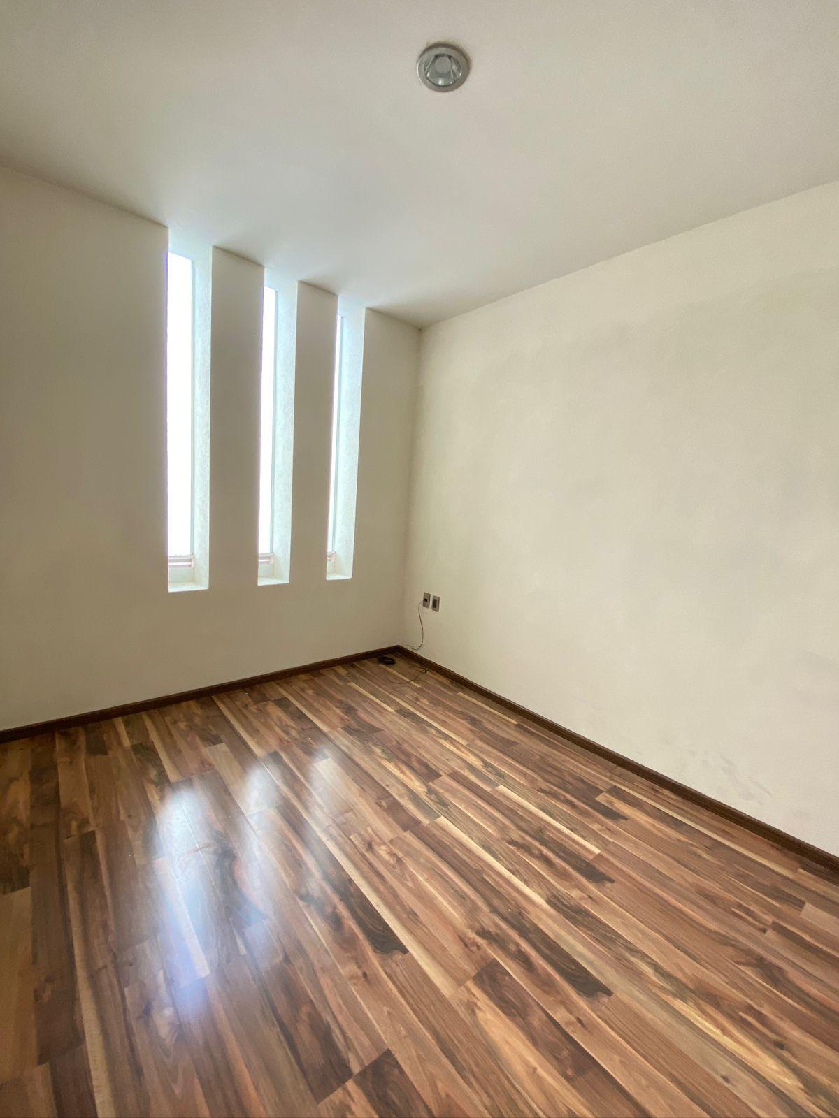 CASA EN VENTA EN EL PINAR ALTOZANO, MORELIA