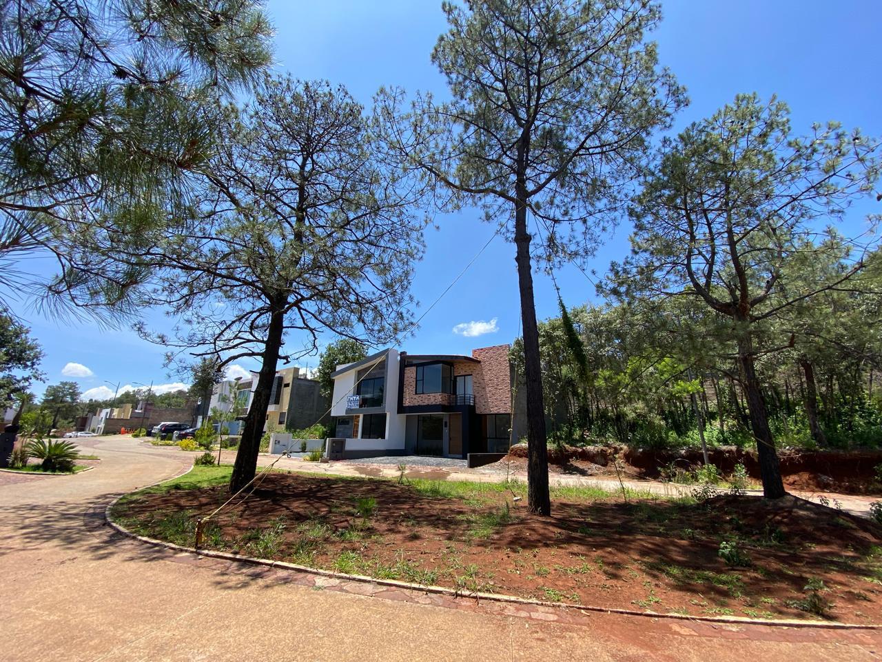 CASA EN VENTA EN EL OLIVAR ALTOZANO, MORELIA