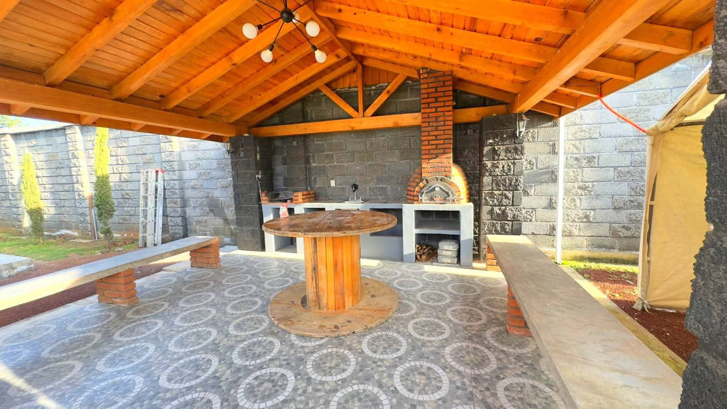 CABAÑA EN VENTA EN PATZCUARO, MICHOACAN