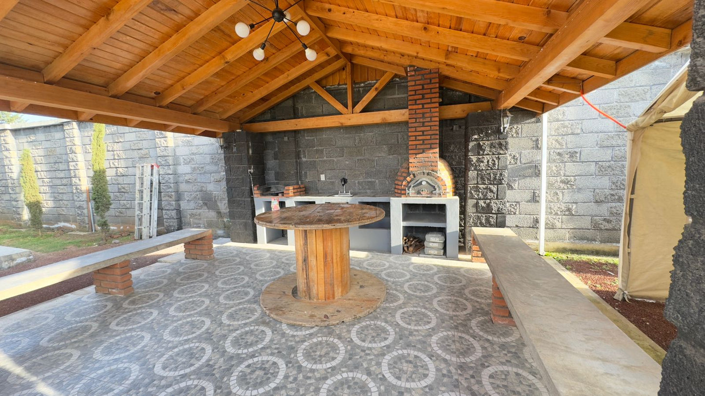 CABAÑA EN VENTA EN PATZCUARO, MICHOACAN