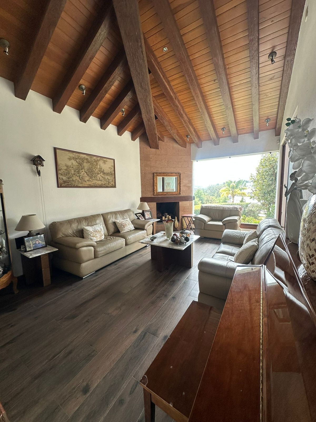 CASA RESIDENCIAL EN VENTA EN ALTOZANO, MORELIA