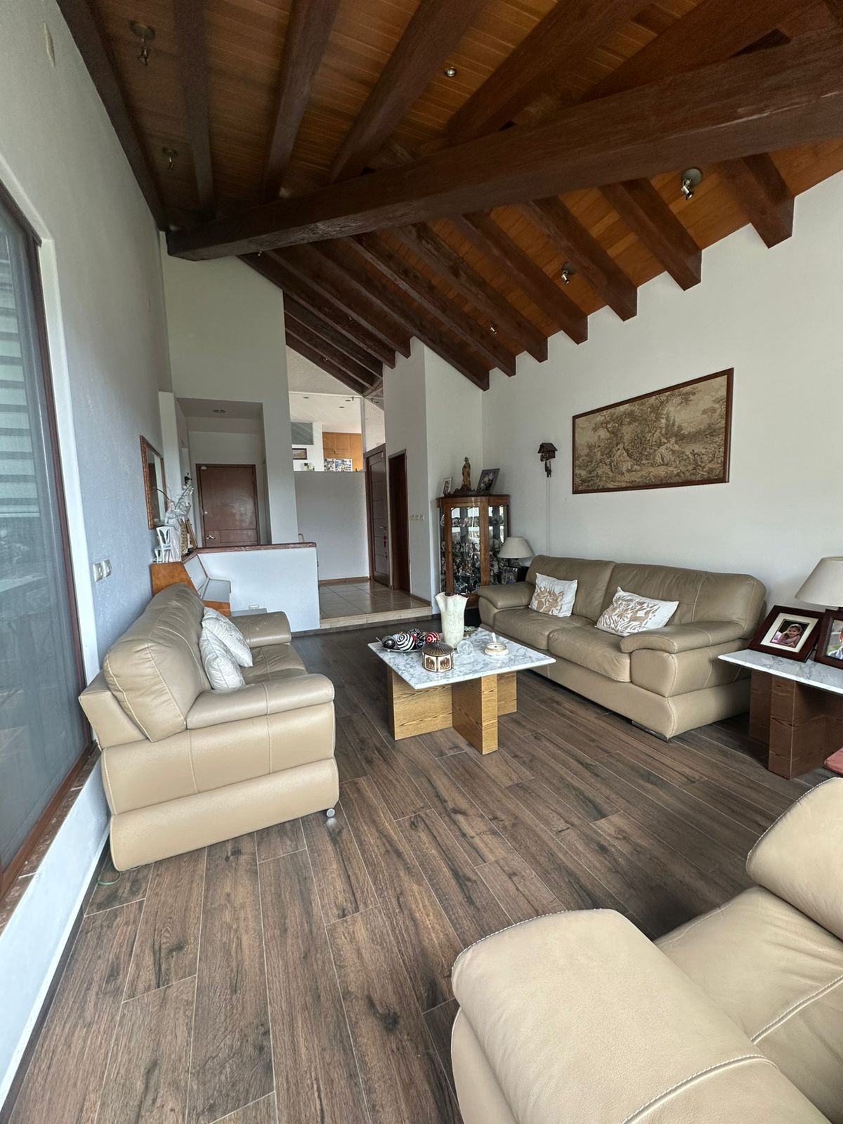 CASA RESIDENCIAL EN VENTA EN ALTOZANO, MORELIA