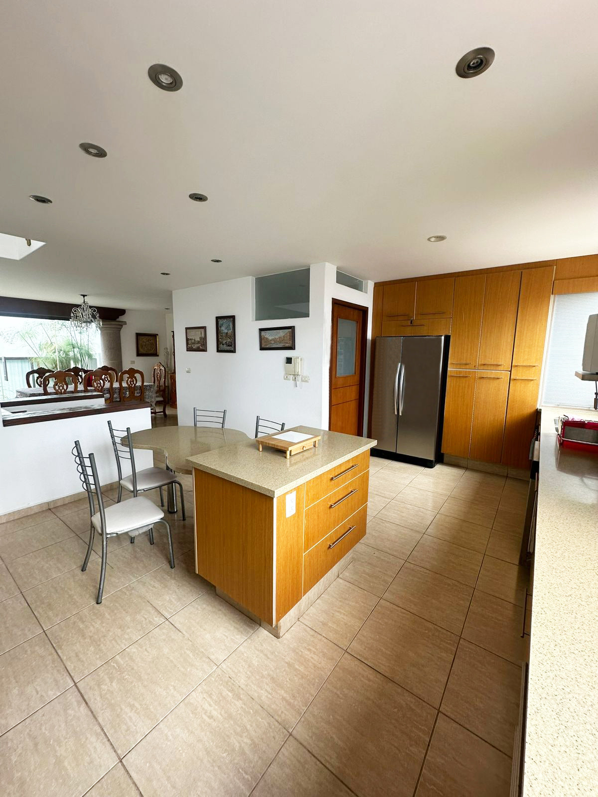 CASA RESIDENCIAL EN VENTA EN ALTOZANO, MORELIA