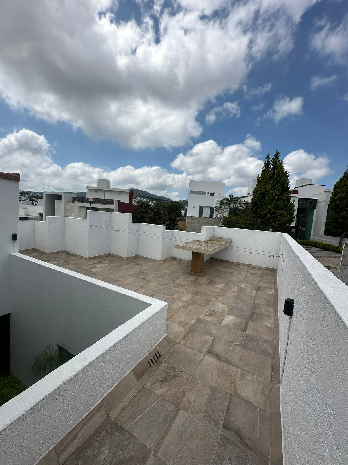 CASA RESIDENCIAL EN VENTA EN ALTOZANO, MORELIA
