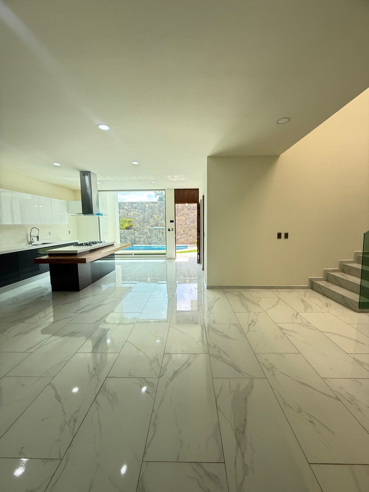 CASA CON ALBERCA EN VENTA EN EL ENCINAR ALTOZANO, MORELIA