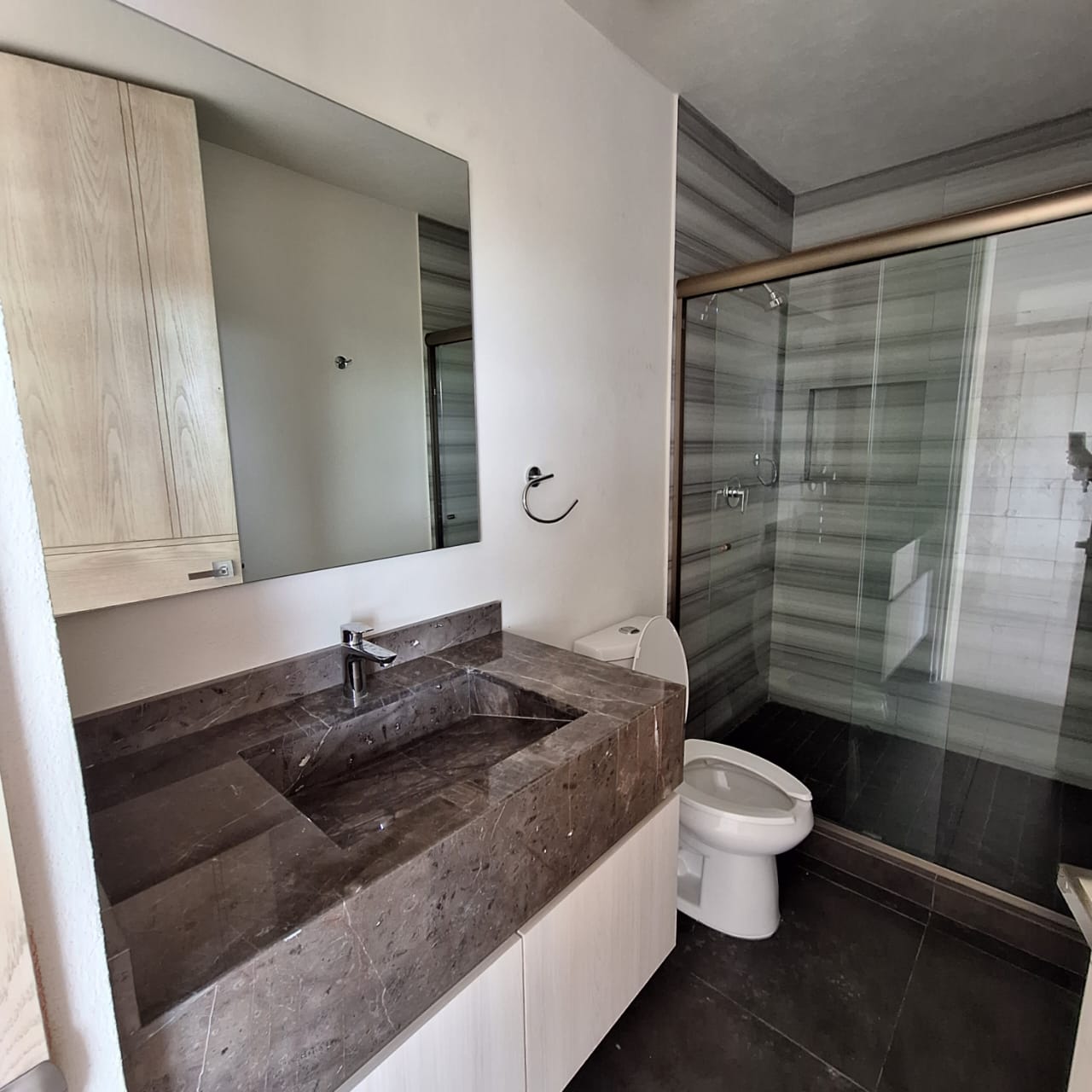 CASA EN VENTA EN VESTA DEL MONTE ALTOZANO, MORELIA