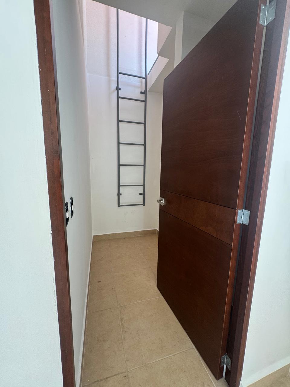 CASA EN VENTA EN PASEO DEL PARQUE TRES MARIAS, MORELIA