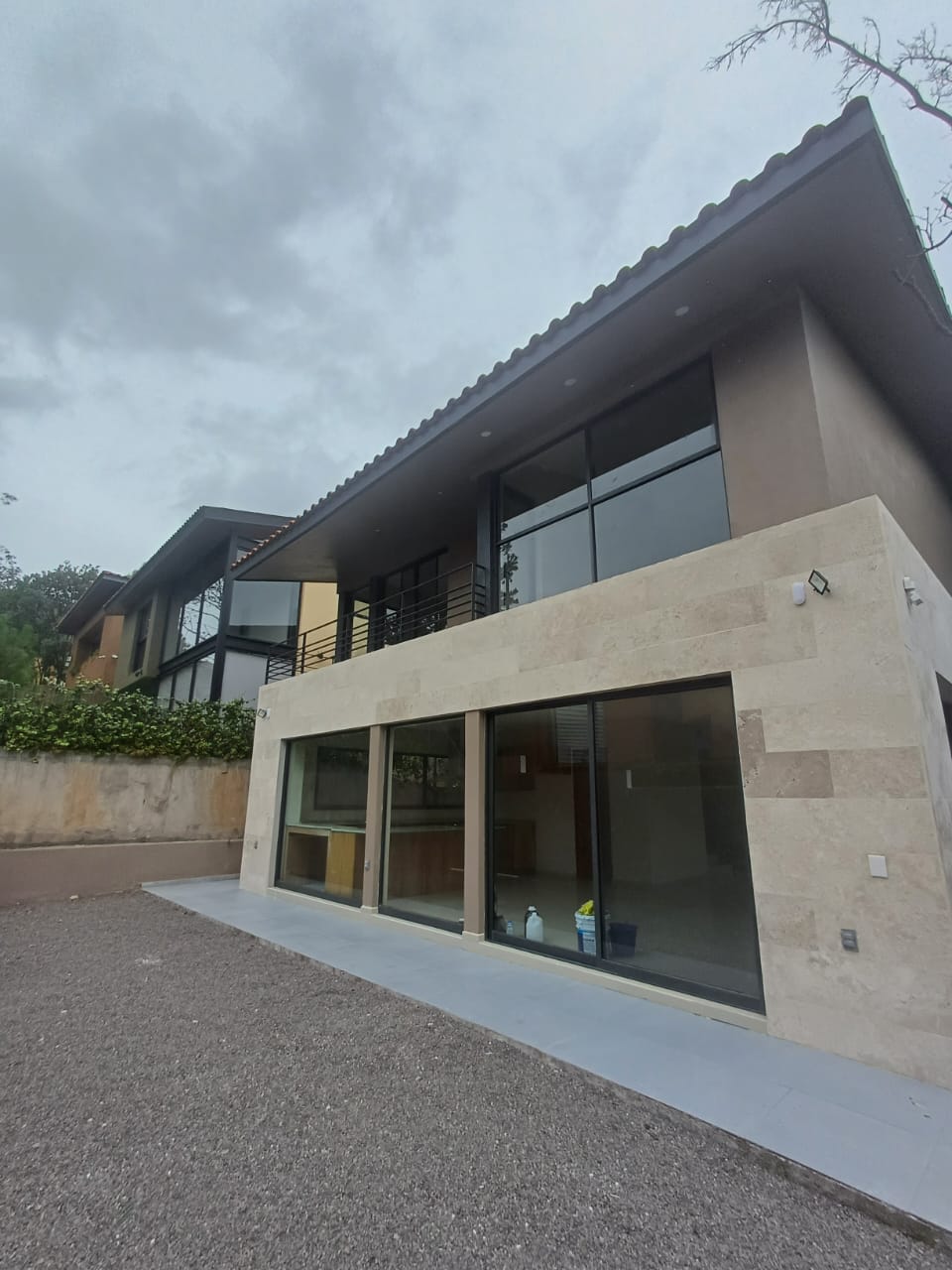 CASA EN RENTA EN CLUB Y DENTRO DEL CAMPO DE GOLF ALTOZANO, MORELIA