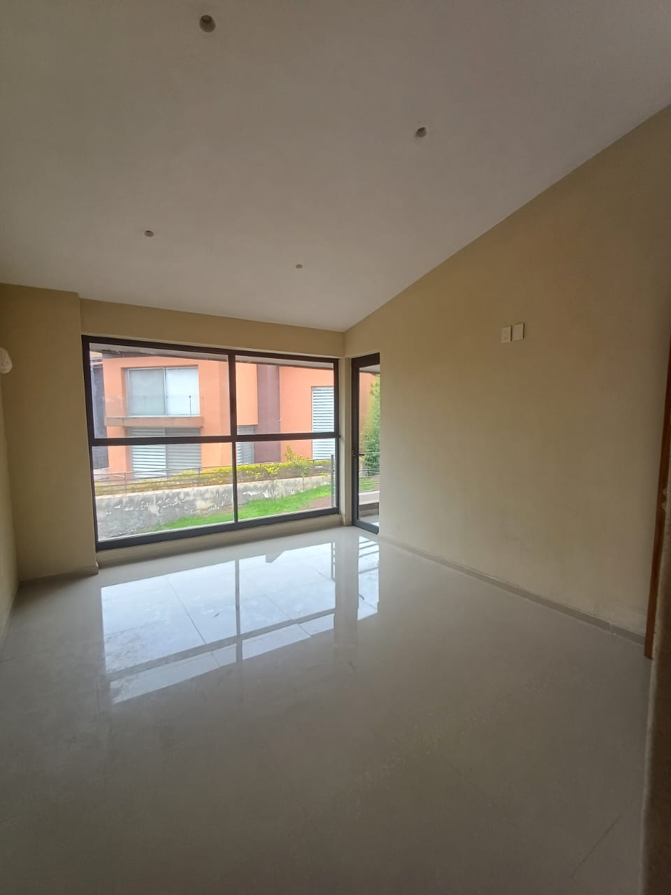 CASA EN RENTA EN CLUB Y DENTRO DEL CAMPO DE GOLF ALTOZANO, MORELIA