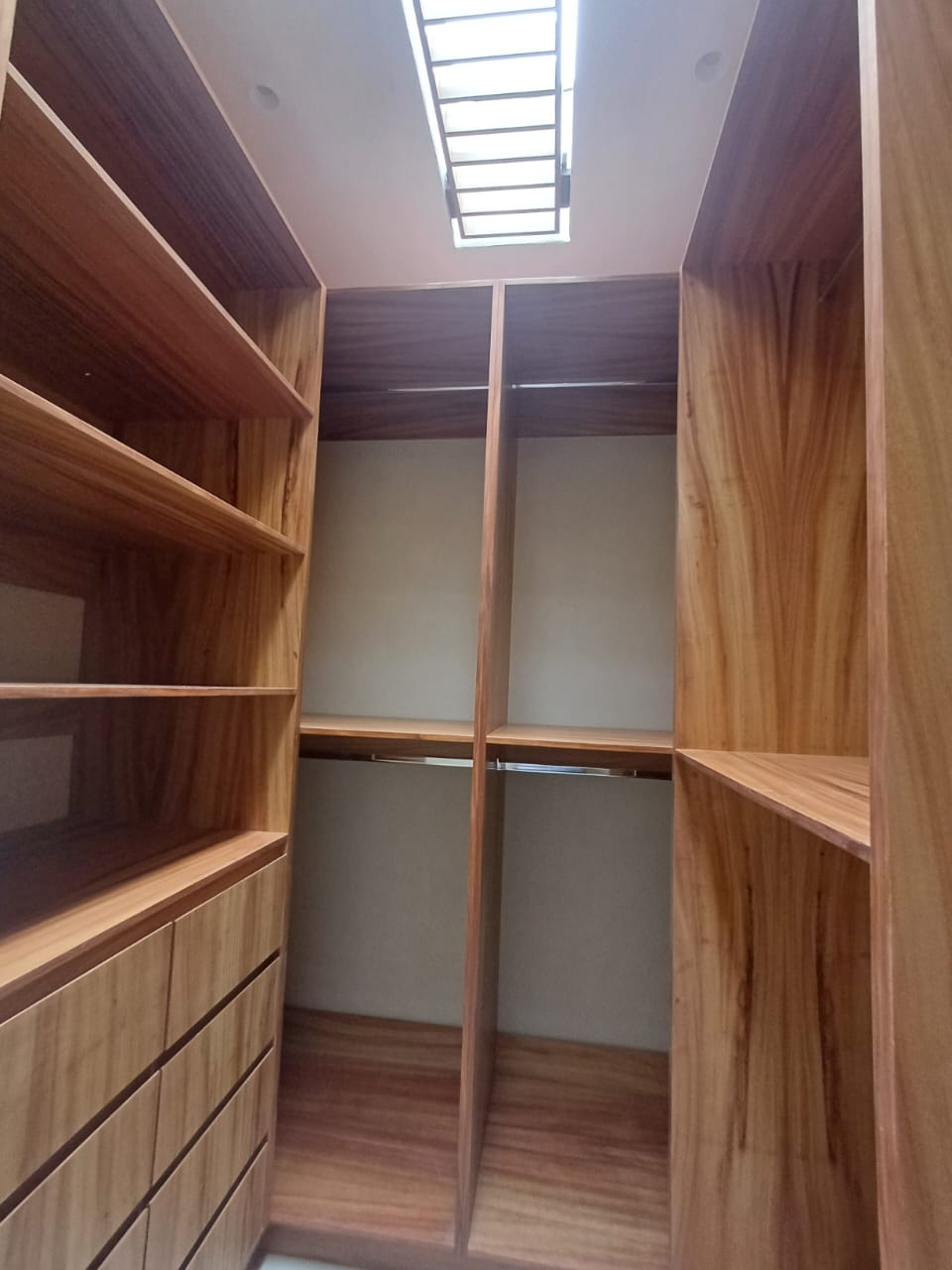 CASA EN RENTA EN CLUB Y DENTRO DEL CAMPO DE GOLF ALTOZANO, MORELIA