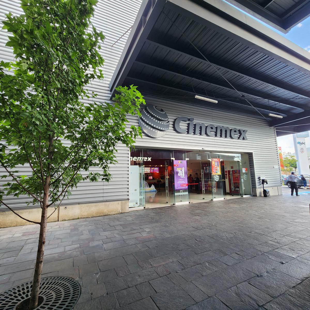LOCAL COMERCIAL EN RENTA EN PLAZA COMERCIAL, MORELIA