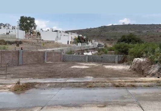 TERRENO EN VENTA EN COLINAS DEL SOL, MORELIA