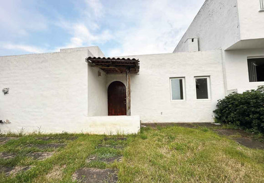 CASA DE UNA PLANTA EN RENTA EN BOSQUES TRES MARIAS, MORELIA