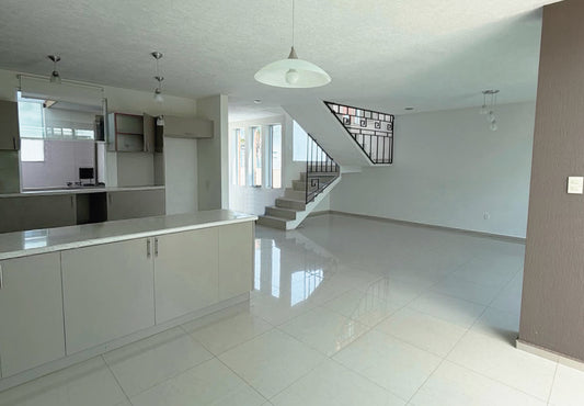 CASA EN VENTA EN ALTOZANO, MORELIA.