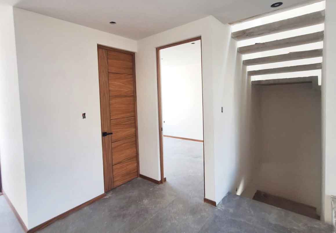 CASA EN VENTA EN PASEO DE LOS GANSOS, VISTAS ALTOZANO, MORELIA