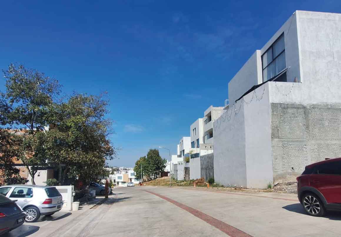 CASA EN VENTA EN PASEO DE LOS GANSOS, VISTAS ALTOZANO, MORELIA