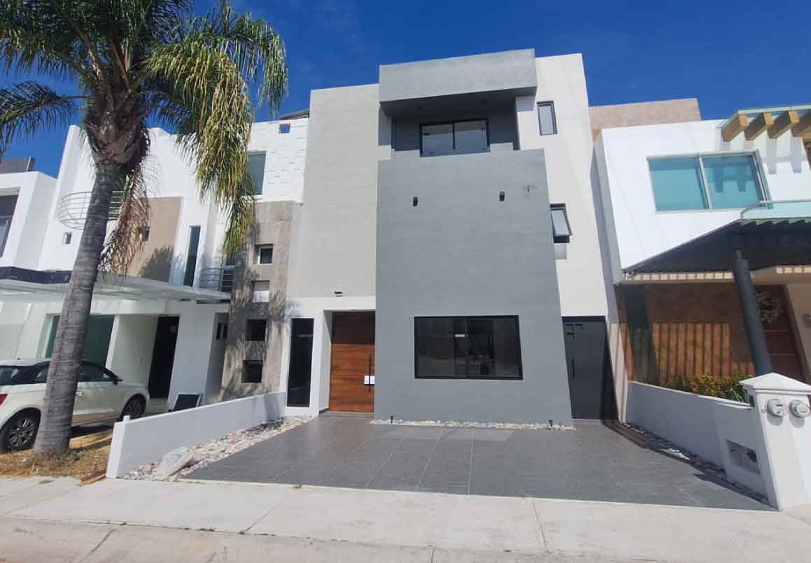 CASA EN VENTA EN RINCON DE ALTOZANO, MORELIA