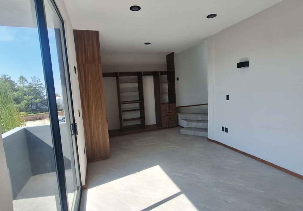 CASA EN VENTA EN RINCON DE ALTOZANO, MORELIA