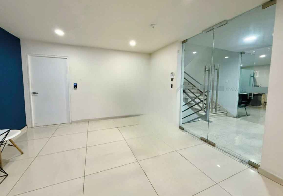 OFICINAS EN RENTA EN AV. LAZARO CARDENAS, MORELIA