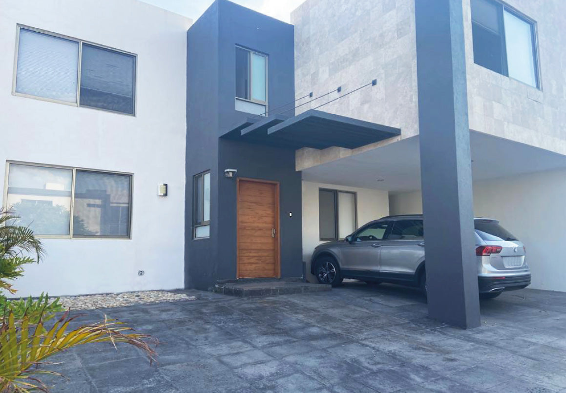 CASA EN VENTA EN JACARANDAS TRES MARIAS, MORELIA