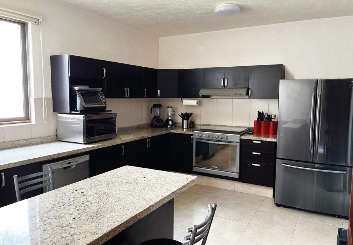 CASA EN VENTA EN JACARANDAS TRES MARIAS, MORELIA