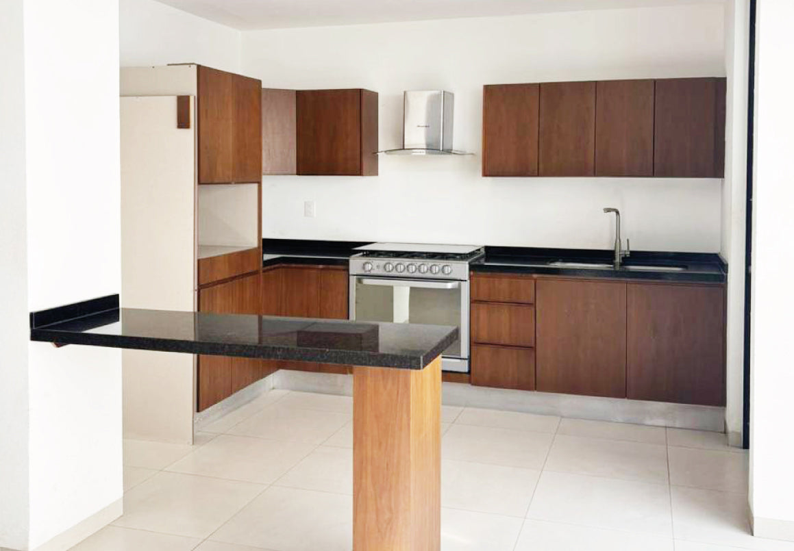CASA EN VENTA EN PUERTA MADERO, MORELIA