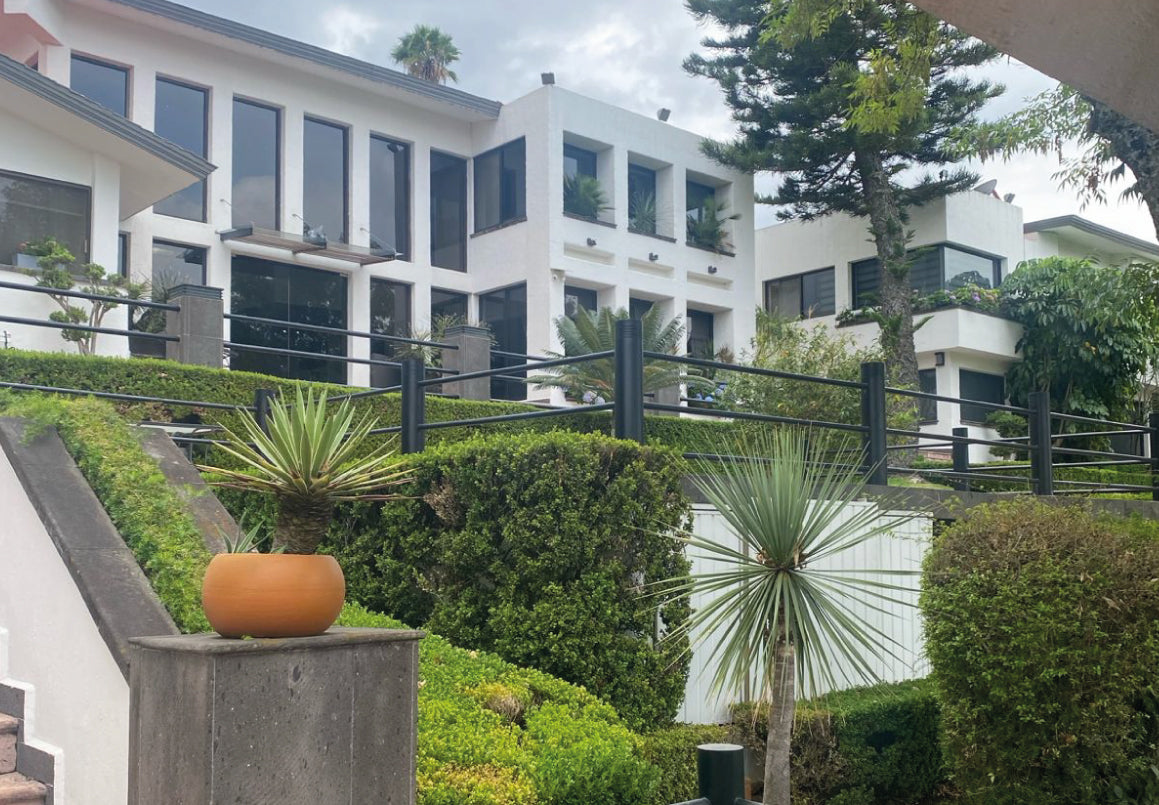 CASA RESIDENCIAL DE LUJO EN VENTA EN ALBERTO OVIEDO MOTA, MORELIA