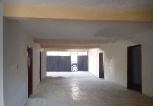 CASA EN VENTA CON DOS LOCALES EN FRACC. LOS ANGELES, MORELIA