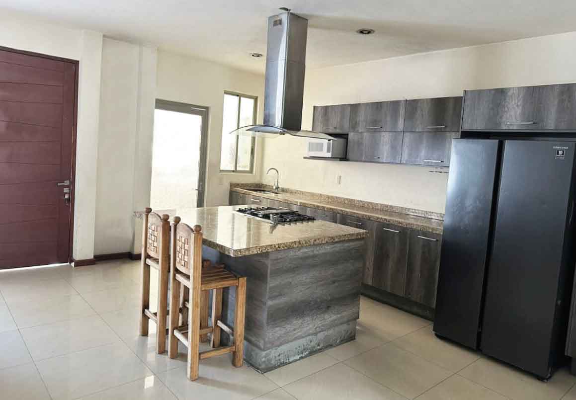 CASA EN VENTA EN PASEO DEL PARQUE TRES MARIAS, MORELIA