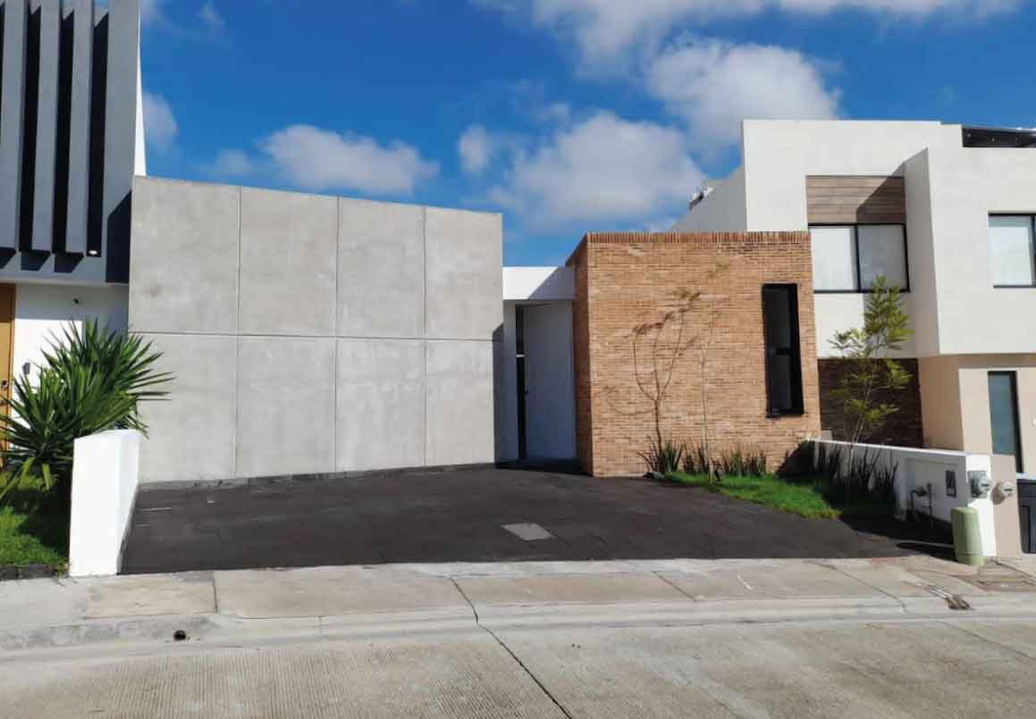 CASA DE UNA PLANTA EN VENTA EN PASEO DEL PARQUE TRES MARIAS, MORELIA