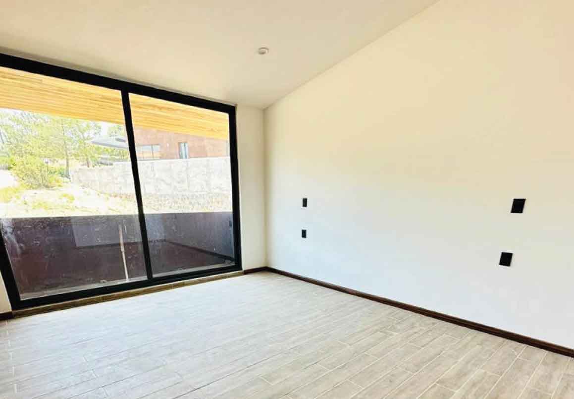 CASA RESIDENCIAL EN VENTA EN CAMPO DE GOLF ALTOZANO, MORELIA