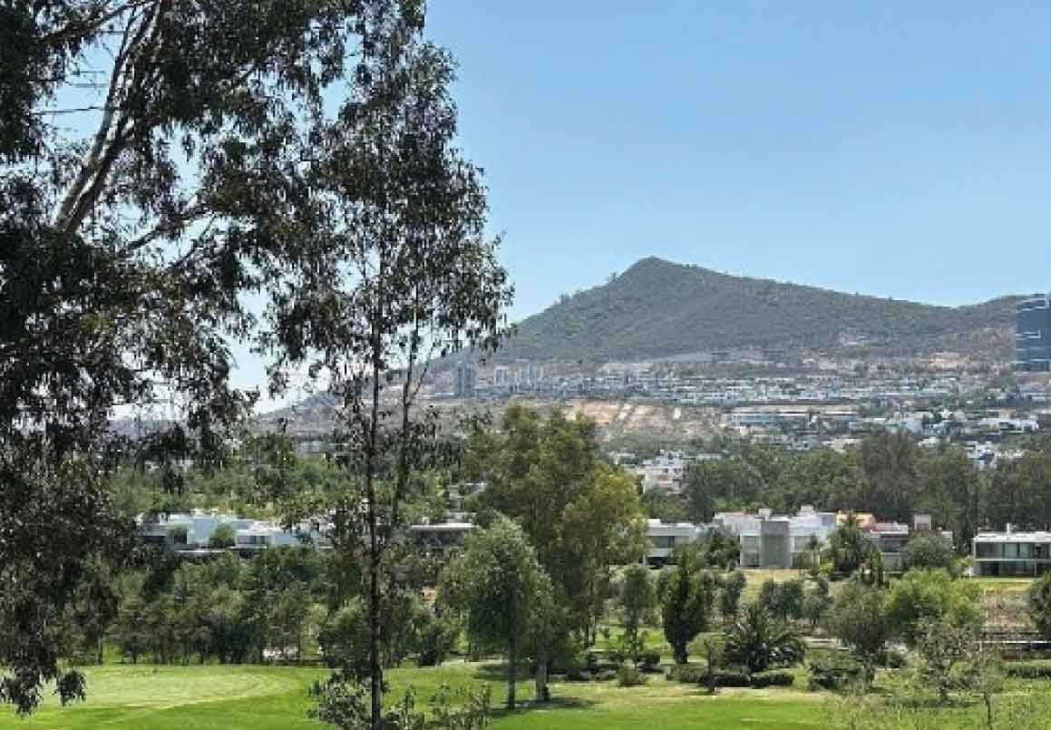 TERRENO EN VENTA EN EL CLUB Y DENTRO DEL CAMPO DE GOLF TRES MARIAS, MORELIA