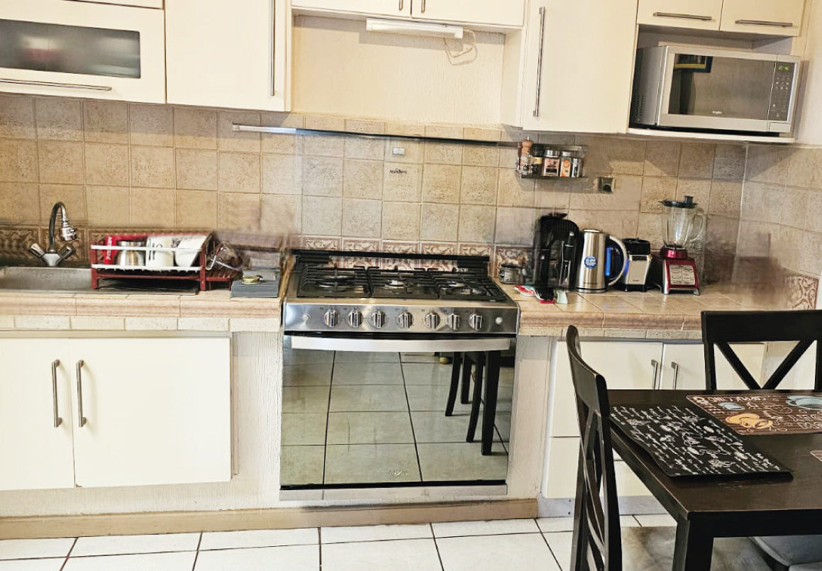 CASA EN VENTA EN OCOLUSEN, MORELIA.